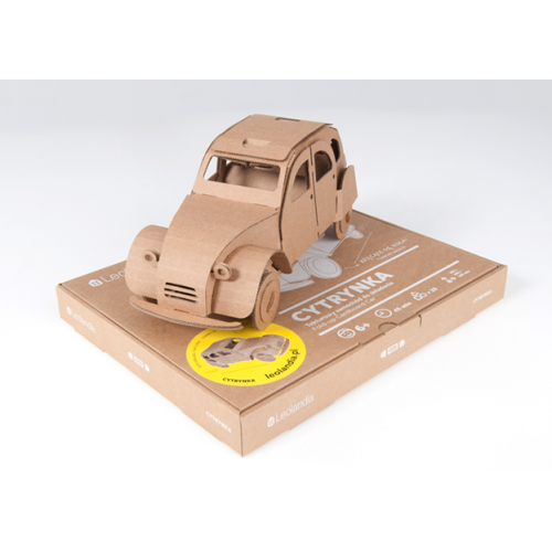 leolandia DIY recylcled cardboard model